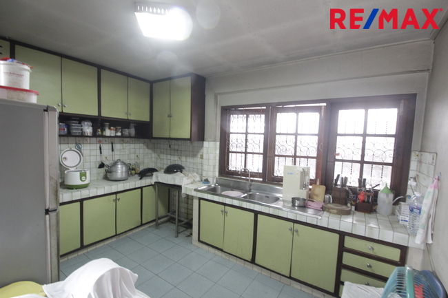 บ้านเดี่ยวแก้วเงินทองราชพฤกษ์ บางพรม 2ชั้น 154วา บ้านสร้างเอง ใกล้ถนนใหญ่ โรงเรียนนานาชาติเคนซิงตัน ใกล้โรงพยาบาลศิริราช แยกไฟฉาย บ้านนอกโครงการ เป็นส่วนตัวบรรยากาศบ้านสวน