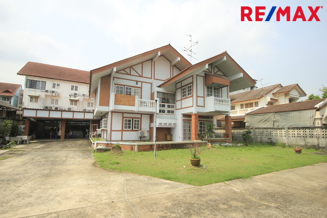 บ้านเดี่ยวแก้วเงินทองราชพฤกษ์ บางพรม 2ชั้น 154วา บ้านสร้างเอง ใกล้ถนนใหญ่ โรงเรียนนานาชาติเคนซิงตัน ใกล้โรงพยาบาลศิริราช แยกไฟฉาย บ้านนอกโครงการ เป็นส่วนตัวบรรยากาศบ้านสวน