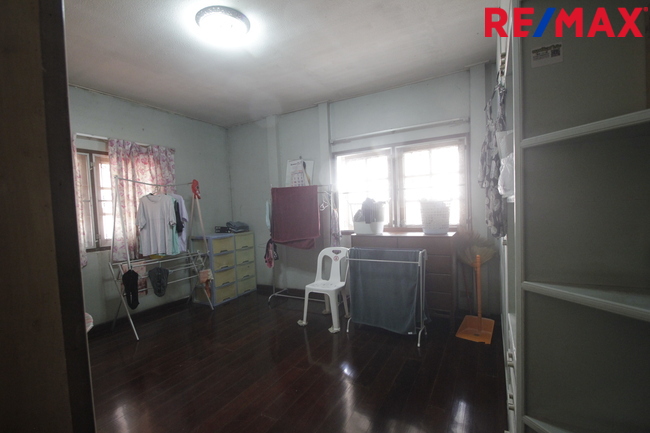 บ้านเดี่ยวแก้วเงินทองราชพฤกษ์ บางพรม 2ชั้น 154วา บ้านสร้างเอง ใกล้ถนนใหญ่ โรงเรียนนานาชาติเคนซิงตัน ใกล้โรงพยาบาลศิริราช แยกไฟฉาย บ้านนอกโครงการ เป็นส่วนตัวบรรยากาศบ้านสวน