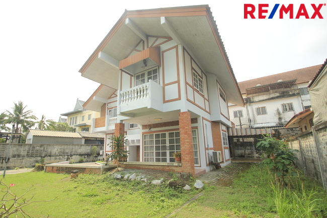 บ้านเดี่ยวแก้วเงินทองราชพฤกษ์ บางพรม 2ชั้น 154วา บ้านสร้างเอง ใกล้ถนนใหญ่ โรงเรียนนานาชาติเคนซิงตัน ใกล้โรงพยาบาลศิริราช แยกไฟฉาย บ้านนอกโครงการ เป็นส่วนตัวบรรยากาศบ้านสวน