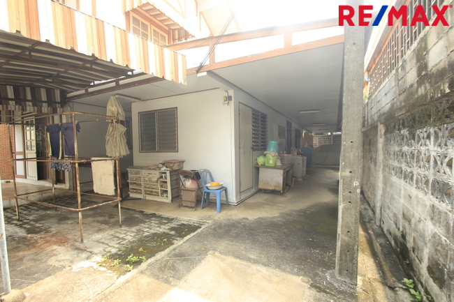 บ้านเดี่ยวแก้วเงินทองราชพฤกษ์ บางพรม 2ชั้น 154วา บ้านสร้างเอง ใกล้ถนนใหญ่ โรงเรียนนานาชาติเคนซิงตัน ใกล้โรงพยาบาลศิริราช แยกไฟฉาย บ้านนอกโครงการ เป็นส่วนตัวบรรยากาศบ้านสวน