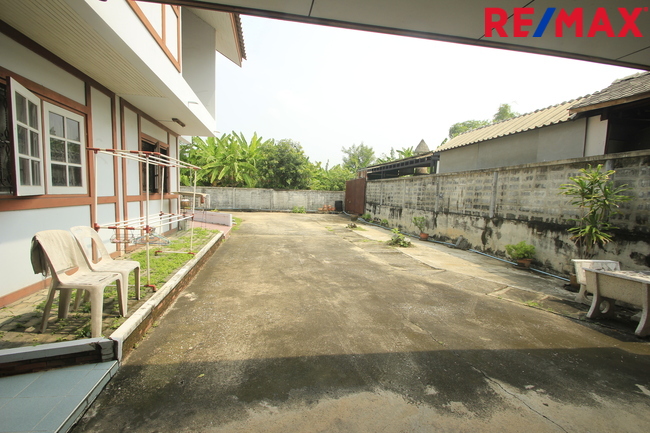 บ้านเดี่ยวแก้วเงินทองราชพฤกษ์ บางพรม 2ชั้น 154วา บ้านสร้างเอง ใกล้ถนนใหญ่ โรงเรียนนานาชาติเคนซิงตัน ใกล้โรงพยาบาลศิริราช แยกไฟฉาย บ้านนอกโครงการ เป็นส่วนตัวบรรยากาศบ้านสวน