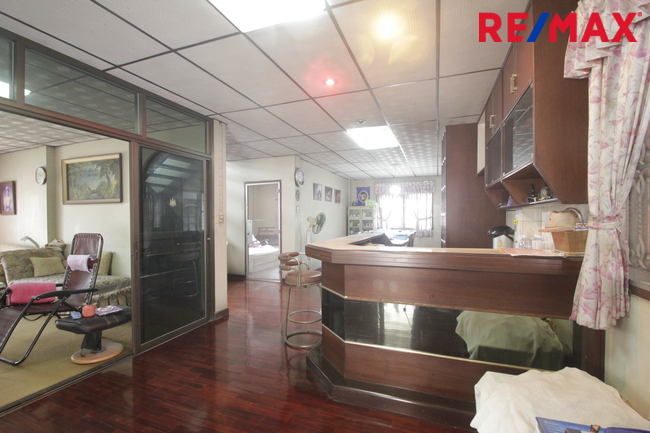 บ้านเดี่ยวแก้วเงินทองราชพฤกษ์ บางพรม 2ชั้น 154วา บ้านสร้างเอง ใกล้ถนนใหญ่ โรงเรียนนานาชาติเคนซิงตัน ใกล้โรงพยาบาลศิริราช แยกไฟฉาย บ้านนอกโครงการ เป็นส่วนตัวบรรยากาศบ้านสวน