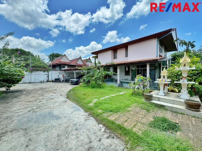 บ้านเดี่ยว ใกล้ MRT กระทรวงสาธารณสุข 140 ตร.วา ติวานนท์ 3 (พิชยนันท์ 9) เพียง 750 เมตร ทำเลดี เหมาะทำออฟฟิศ ศูนย์ดูแลผู้สูงอายุ หรืออยู่อาศัย