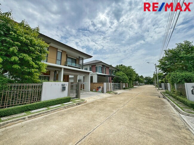 ขายบ้านเดี่ยว บุราสิริ ราชพฤกษ์-345 ใกล้โรงเรียนนานาชาติ DBS และ SISB โดยแสนสิริ บ้านสภาพสวย พร้อมเข้าอยู่