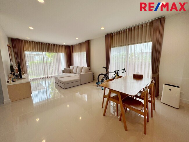 ขายบ้านเดี่ยว บุราสิริ ราชพฤกษ์-345 ใกล้โรงเรียนนานาชาติ DBS และ SISB โดยแสนสิริ บ้านสภาพสวย พร้อมเข้าอยู่