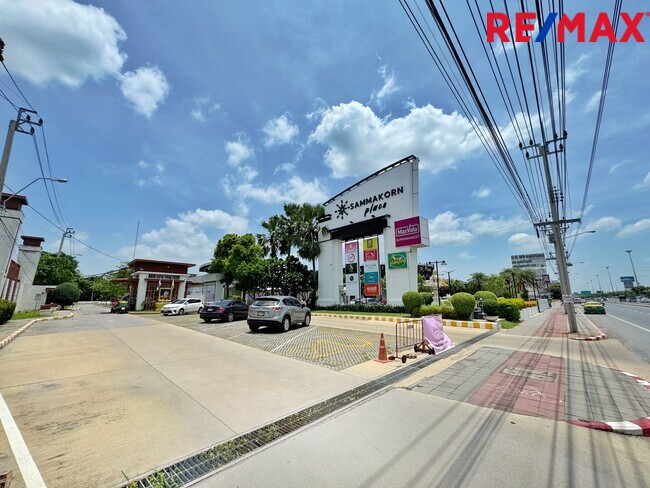 ขายบ้านเดี่ยว สัมมากร ราชพฤกษ์ 51 ตร.วา | 5 ห้องนอน มีห้องนอนล่าง ใกล้ MRT บางรักใหญ่ อยู่ใกล้โรงเรียนนานาชาติ DBS