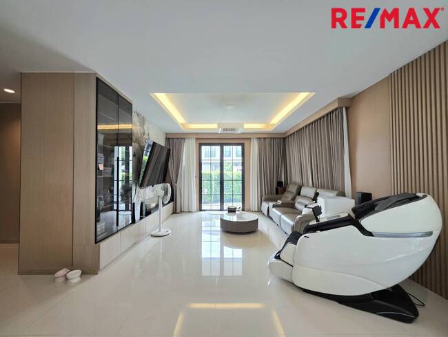 ขายบ้านเดี่ยว โครงการ เศรษฐสิริ กรุงเทพ-ปทุมธานี ราคาสุดพิเศษ อายุบ้านเพียง 1 ปี