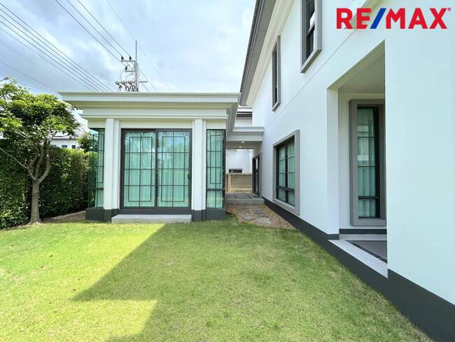 ขายบ้านเดี่ยว โครงการ เศรษฐสิริ กรุงเทพ-ปทุมธานี ราคาสุดพิเศษ อายุบ้านเพียง 1 ปี