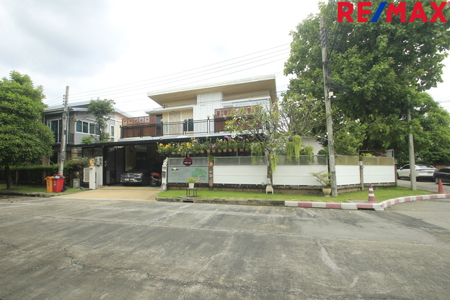 บ้านเดี่ยวคาซ่าวิลล์สุขุมวิท103 Casa Ville Sukhumvit 103 ตกแต่งต่อเติมพร้อมอยู่ 71.7ตารางวา บ้านตัวอย่าง บ้านรุ่นใหญ่ หน้าบ้านไม่มีบ้านตรงข้าม บ้านมุมตรงข้ามสวน หลังแรกของโครงการใกล้ป้อมยาม ทำเลดี