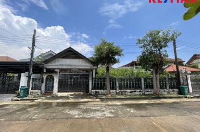 ขายบ้านศรีนครินทร์ หมู่บ้านเอกไพลิน ศรีด่าน 6 บางนา อ่อนนุช สุวรรณภูมิ ใกล้โรงเรียนนานาชาติและศูนย์การค้ามากมาย