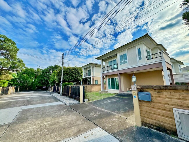 ขายบ้านเดี่ยว ภัสสร 26 (ราชพฤกษ์–ติวานนท์ ) บ้านเฟสท้าย ดีไซน์ใหม่ ต่อเติมครบ พร้อมอยู่ ทำเล ถนน 345 ปทุมธานี