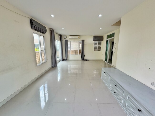 ขายบ้านเดี่ยว ภัสสร 26 (ราชพฤกษ์–ติวานนท์ ) บ้านเฟสท้าย ดีไซน์ใหม่ ต่อเติมครบ พร้อมอยู่ ทำเล ถนน 345 ปทุมธานี