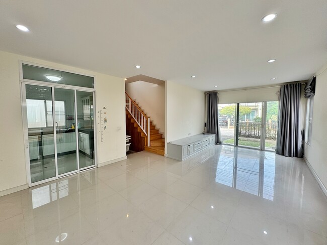 ขายบ้านเดี่ยว ภัสสร 26 (ราชพฤกษ์–ติวานนท์ ) บ้านเฟสท้าย ดีไซน์ใหม่ ต่อเติมครบ พร้อมอยู่ ทำเล ถนน 345 ปทุมธานี