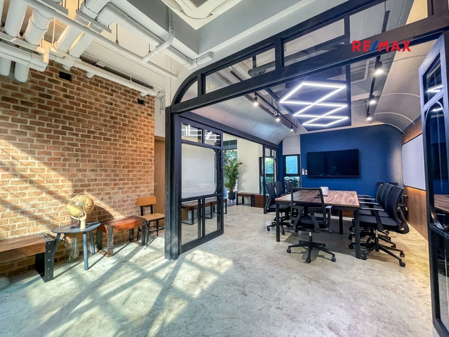 ขายด่วน โฮมออฟฟิศหรู หลังมุม 4 ชั้น แบบใหญ่สุดในโครงการ โครงการ ARCO HOME OFFICE เอกมัย-รามอินทรา