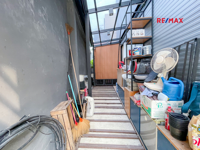 ขายด่วน โฮมออฟฟิศหรู หลังมุม 4 ชั้น แบบใหญ่สุดในโครงการ โครงการ ARCO HOME OFFICE เอกมัย-รามอินทรา