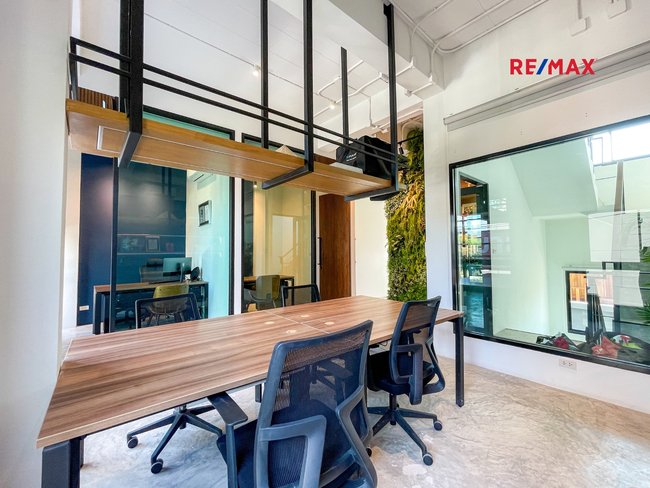 ขายด่วน โฮมออฟฟิศหรู หลังมุม 4 ชั้น แบบใหญ่สุดในโครงการ โครงการ ARCO HOME OFFICE เอกมัย-รามอินทรา