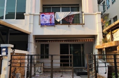 ทาวน์เฮ้าส์ รีโนเวทใหม่ Townhouse 3ชั้น ใกล้ทางด่วนประชาชื่น