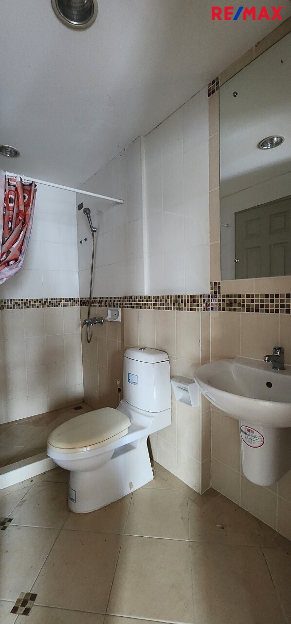 ทาวน์เฮ้าส์ รีโนเวทใหม่ Townhouse 3ชั้น ใกล้ทางด่วนประชาชื่น