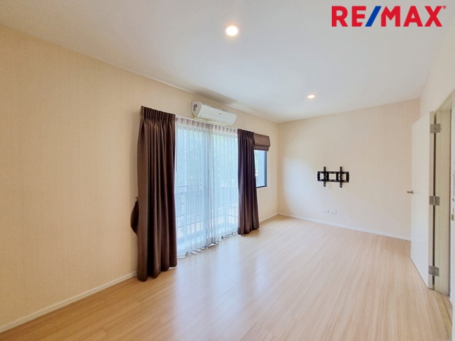 ขาย ทาวน์โฮม 3 ชั้น บ้านกลางเมือง พหลโยธิน 50 สายไหม เทพรักษ์ วัชรพล