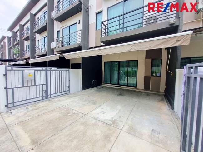 ขาย ทาวน์โฮม 3 ชั้น บ้านกลางเมือง พหลโยธิน 50 สายไหม เทพรักษ์ วัชรพล