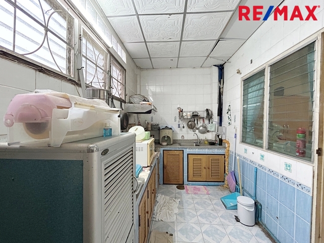 ขาย ทาวน์โฮม 3 ชั้น บ้านสวนธน พาร์ค แกลเลอรี่ รัตนาธิเบศร์ ติดเซ็นทรัลรัตนาธิเบศร์ ใกล้รถไฟฟ้าสายสีม่วง สถานีแยกนนทบุรี 1