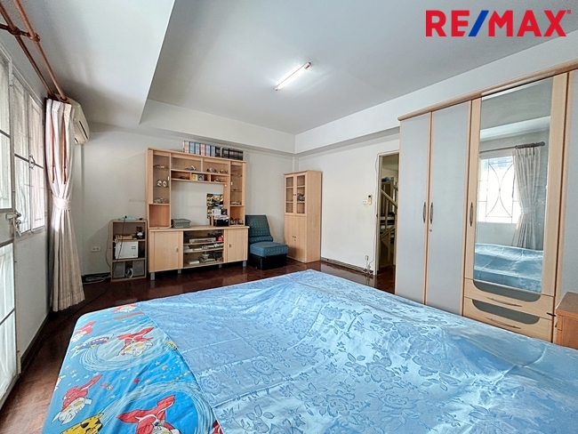 ขาย ทาวน์โฮม 3 ชั้น บ้านสวนธน พาร์ค แกลเลอรี่ รัตนาธิเบศร์ ติดเซ็นทรัลรัตนาธิเบศร์ ใกล้รถไฟฟ้าสายสีม่วง สถานีแยกนนทบุรี 1