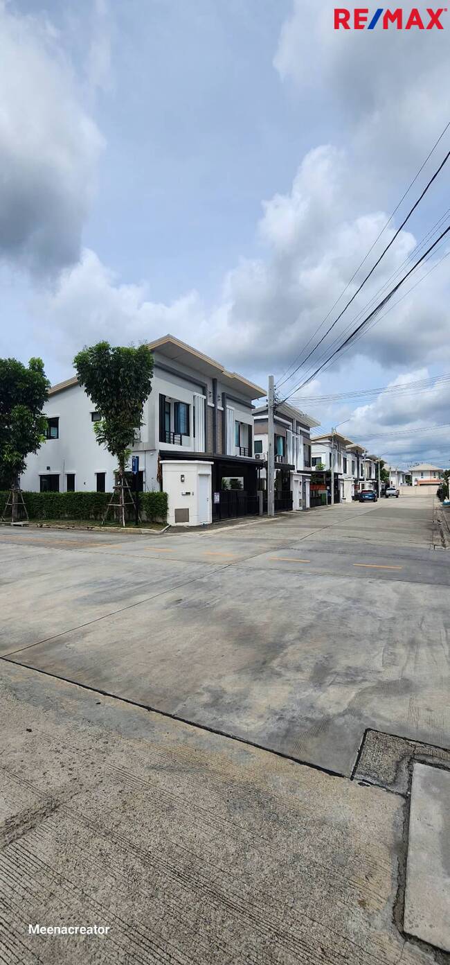 ขาย ทาวน์โฮม หลังมุม วิวสวน ถนนกว้าง หมู่บ้านเดอะทรัสต์95 ราชพฤกษ์-รัตนาธิเบศร์ (โครงการ 3) - The Trust 3 Ratchaphruek-Rattanathibet