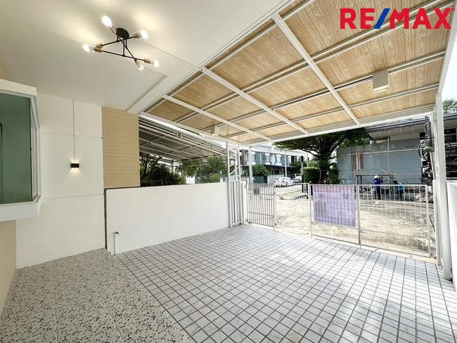 ขายทาวน์โฮมทุ่งครุ หมู่บ้านอินดี้2 ประชาอุทิศ90 แต่งใหม่ Modern Style ใกล้ป้อม รปภ.