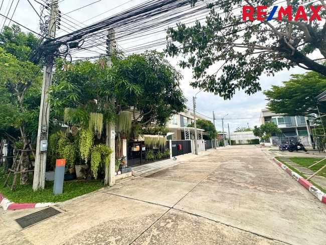 ขายทาวน์โฮมทุ่งครุ หมู่บ้านอินดี้2 ประชาอุทิศ90 แต่งใหม่ Modern Style ใกล้ป้อม รปภ.