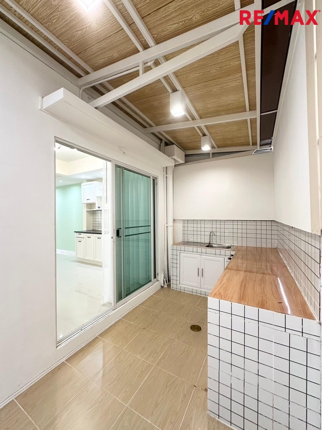 ขายทาวน์โฮมทุ่งครุ หมู่บ้านอินดี้2 ประชาอุทิศ90 แต่งใหม่ Modern Style ใกล้ป้อม รปภ.