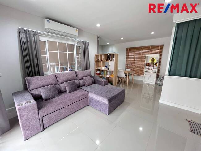 ขายบ้านโกลเด้นนีโอ2 พระราม 2-พันท้ายนรสิงห์ ราคาทุน ต่อเติมพื้นที่ครัว ต่อเติมหลังคาด้านข้าง สภาพสวยพร้อมอยู่