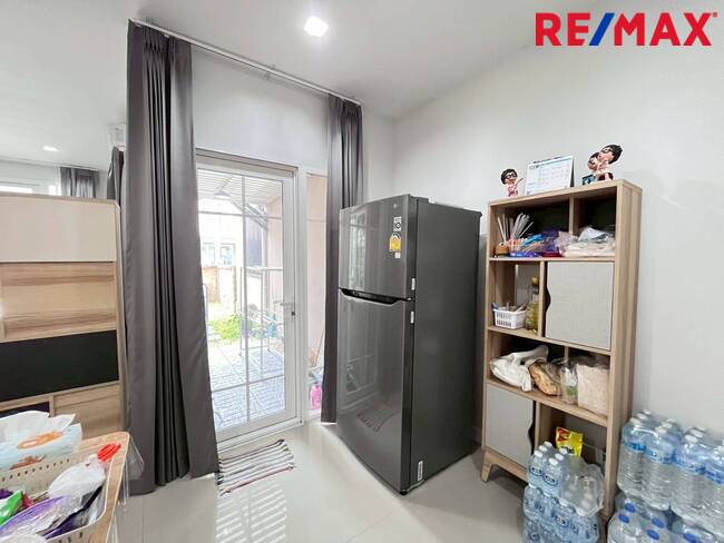 ขายบ้านโกลเด้นนีโอ2 พระราม 2-พันท้ายนรสิงห์ ราคาทุน ต่อเติมพื้นที่ครัว ต่อเติมหลังคาด้านข้าง สภาพสวยพร้อมอยู่