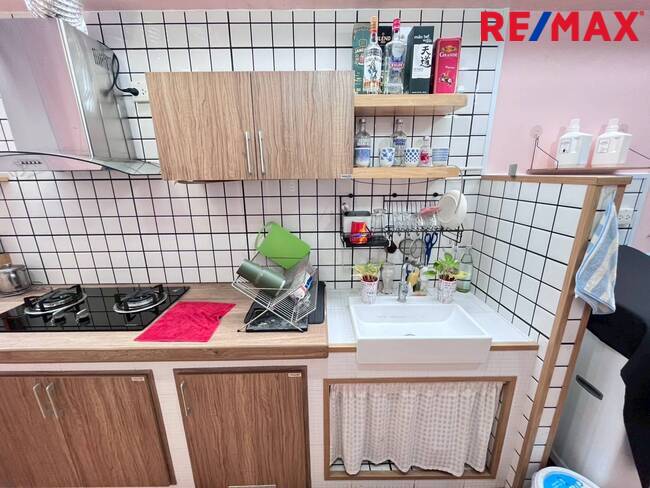 ขายบ้านโกลเด้นนีโอ2 พระราม 2-พันท้ายนรสิงห์ ราคาทุน ต่อเติมพื้นที่ครัว ต่อเติมหลังคาด้านข้าง สภาพสวยพร้อมอยู่