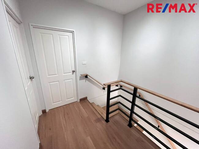 ขายบ้านโกลเด้นนีโอ2 พระราม 2-พันท้ายนรสิงห์ ราคาทุน ต่อเติมพื้นที่ครัว ต่อเติมหลังคาด้านข้าง สภาพสวยพร้อมอยู่