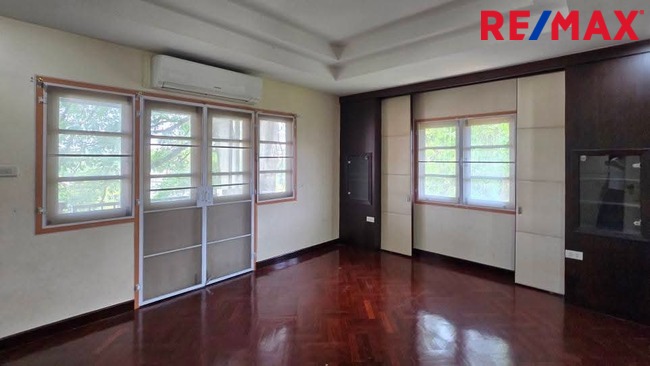 มาใหม่! 2025 บ้านสวนริมคลอง บางมด พระราม2 (พุทธบูชา) 35.9 ตร.วา หน้ากว้าง 6.8 เมตร TownHouse หลังมุมสวย พระรามสอง ใกล้รร. รุ่งอรุณ ในโครงการที่มีต้นไม้ใหญ่ร่มรื่นที่สุดของหมู่บ้านนึง