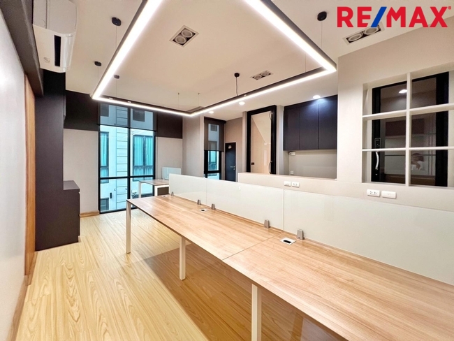 ขาย โฮมออฟฟิศหรู 4 ชั้น THE FRONT ลาดพร้าว-รัชดา Modern Smart Home office ที่มาพร้อมห้องนอน Penthouse ย่านธุรกิจ ใจกลางเมืองลาดพร้าว-รัชดา (ลาดพร้าว 64)