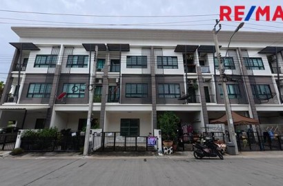 ขายทาวน์โฮมทุ่งครุหมู่บ้านคาซ่าซิตี้ประชาอุทิศ90 ราคาดีที่สุดในทำเลประชาอุทิศ90 3 ชั้นพิเศษเพียง 2.65 ล้านบาท