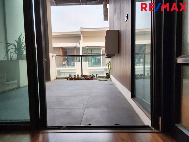 The Terrace รามอินทรา65 ทาวน์โฮม3ชั้น (ซอยถนอมมิตร) ที่ดิน 22 ตร.วา ใช้สอย 180 ตร.ม. เดินทางไปได้ทั้ง พระราม 9 / เอกมัย / บางนา / ดาวคะนอง หรือจะวนไปออกวงแหวนตะวันออกเพื่อไปลำลูกกา รังสิต