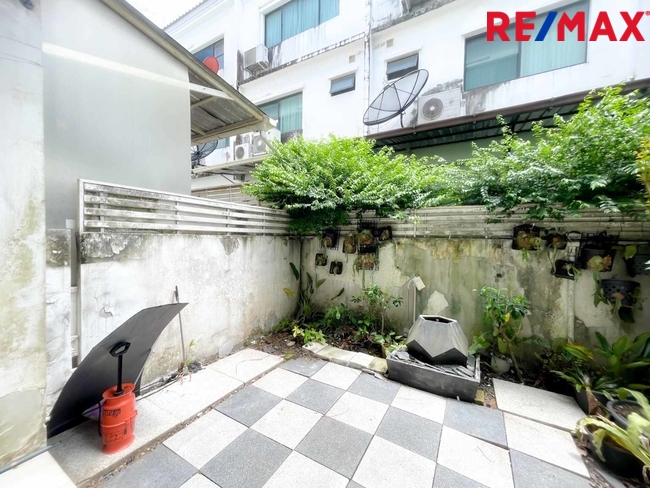 The Terrace รามอินทรา65 ทาวน์โฮม3ชั้น (ซอยถนอมมิตร) ที่ดิน 22 ตร.วา ใช้สอย 180 ตร.ม. เดินทางไปได้ทั้ง พระราม 9 / เอกมัย / บางนา / ดาวคะนอง หรือจะวนไปออกวงแหวนตะวันออกเพื่อไปลำลูกกา รังสิต