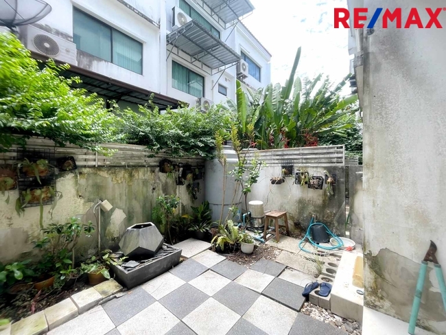 The Terrace รามอินทรา65 ทาวน์โฮม3ชั้น (ซอยถนอมมิตร) ที่ดิน 22 ตร.วา ใช้สอย 180 ตร.ม. เดินทางไปได้ทั้ง พระราม 9 / เอกมัย / บางนา / ดาวคะนอง หรือจะวนไปออกวงแหวนตะวันออกเพื่อไปลำลูกกา รังสิต