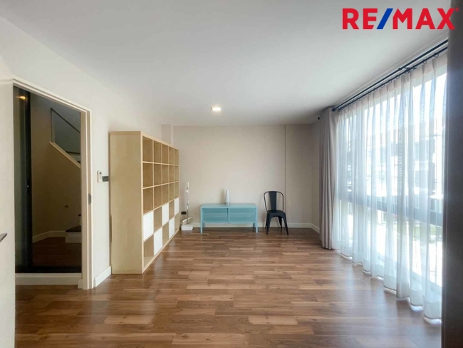 The Terrace รามอินทรา65 ทาวน์โฮม3ชั้น (ซอยถนอมมิตร) ที่ดิน 22 ตร.วา ใช้สอย 180 ตร.ม. เดินทางไปได้ทั้ง พระราม 9 / เอกมัย / บางนา / ดาวคะนอง หรือจะวนไปออกวงแหวนตะวันออกเพื่อไปลำลูกกา รังสิต