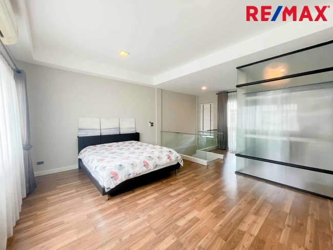 The Terrace รามอินทรา65 ทาวน์โฮม3ชั้น (ซอยถนอมมิตร) ที่ดิน 22 ตร.วา ใช้สอย 180 ตร.ม. เดินทางไปได้ทั้ง พระราม 9 / เอกมัย / บางนา / ดาวคะนอง หรือจะวนไปออกวงแหวนตะวันออกเพื่อไปลำลูกกา รังสิต
