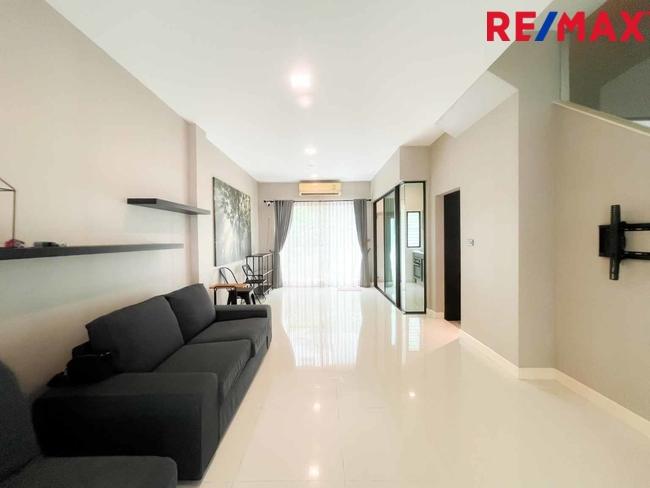 The Terrace รามอินทรา65 ทาวน์โฮม3ชั้น (ซอยถนอมมิตร) ที่ดิน 22 ตร.วา ใช้สอย 180 ตร.ม. เดินทางไปได้ทั้ง พระราม 9 / เอกมัย / บางนา / ดาวคะนอง หรือจะวนไปออกวงแหวนตะวันออกเพื่อไปลำลูกกา รังสิต