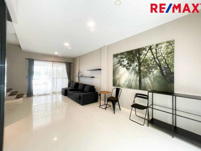 The Terrace รามอินทรา65 ทาวน์โฮม3ชั้น (ซอยถนอมมิตร) ที่ดิน 22 ตร.วา ใช้สอย 180 ตร.ม. เดินทางไปได้ทั้ง พระราม 9 / เอกมัย / บางนา / ดาวคะนอง หรือจะวนไปออกวงแหวนตะวันออกเพื่อไปลำลูกกา รังสิต