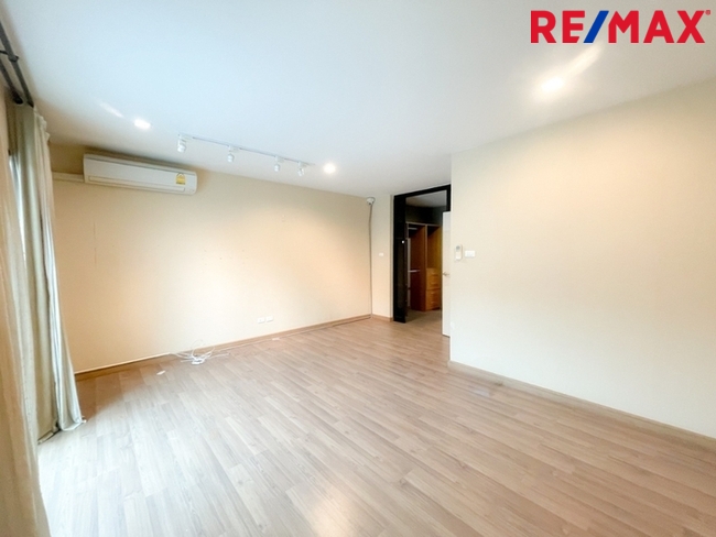 ECO SPACE เกษตร-นวมินทร์ 2 พื้นที่ 20.9 ตร.ว. พื้นที่ใช้สอย 175 ตร.ม. เหมาะสำหรับทำโฮมออฟฟิศ สำนักงาน หรืออยู่อาศัย ต่อเติมห้องครัวแล้ว