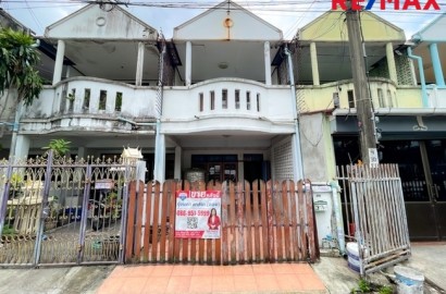 หมู่บ้าน บก.ทหารสูงสุด ทาวน์เฮ้าส์ 2 ชั้น รามอินทรา 46 แยก 3 ใกล้สถานีรถไฟฟ้าคู้บอน เดินทางเพียง 5 นาที