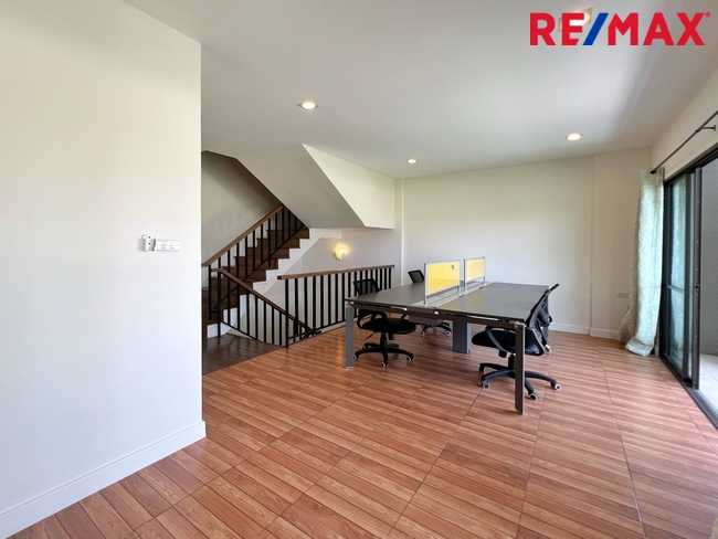 ขายโฮมออฟฟิศ / ทาวน์โฮม 3 ชั้น หลังมุม หน้าบ้านกว้าง 6.25 เมตร โครงการ Lumpini Town Residences บางนา-ศรีนครินทร์ (หลังโรงแรมเมเปิ้ล)