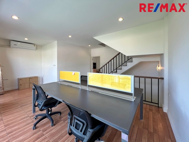 ขายโฮมออฟฟิศ / ทาวน์โฮม 3 ชั้น หลังมุม หน้าบ้านกว้าง 6.25 เมตร โครงการ Lumpini Town Residences บางนา-ศรีนครินทร์ (หลังโรงแรมเมเปิ้ล)