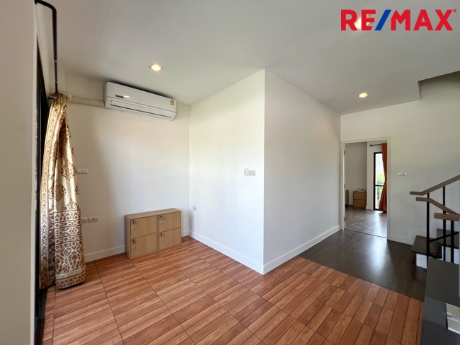ขายโฮมออฟฟิศ / ทาวน์โฮม 3 ชั้น หลังมุม หน้าบ้านกว้าง 6.25 เมตร โครงการ Lumpini Town Residences บางนา-ศรีนครินทร์ (หลังโรงแรมเมเปิ้ล)